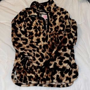 Size Small Sherpa pullover in Chet tan print